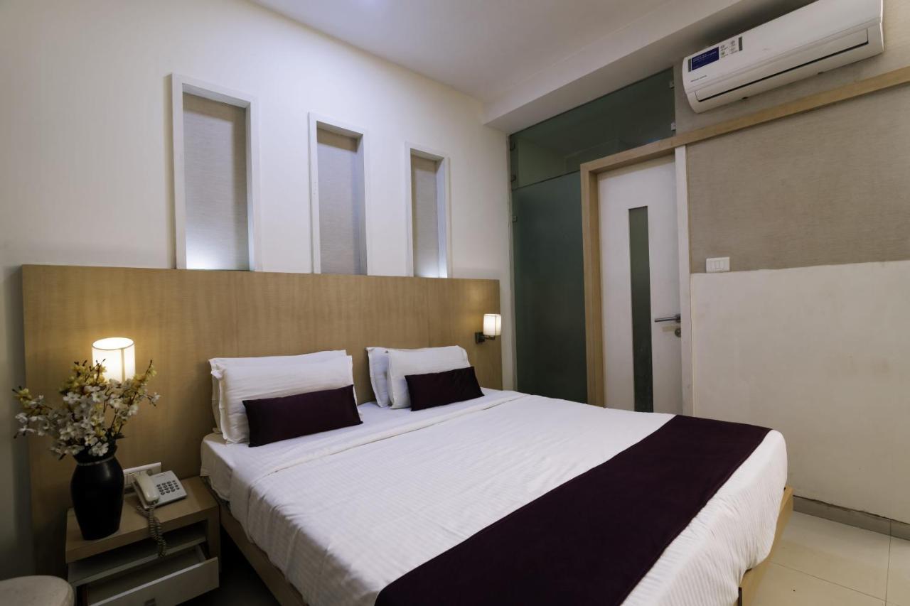 Hotel Monarch Guestline In Midc Rabale, Navi Mumbai Exterior photo